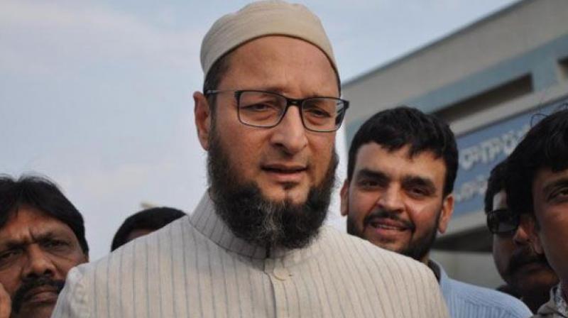 AIMIM President Asaduddin Owaisi Clearing Traffic at Hyderabad AIMIM President Asaduddin Owaisi Clearing Traffic at Hyderabad