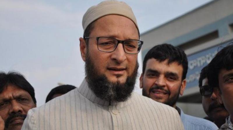 AIMIM President Asaduddin Owaisi Clearing Traffic at Hyderabad