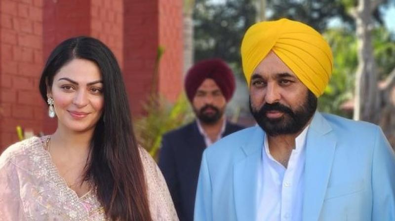 Famous actress Neeru Bajwa met Chief Minister Bhagwant Mann Famous actress Neeru Bajwa met Chief Minister Bhagwant Mann
