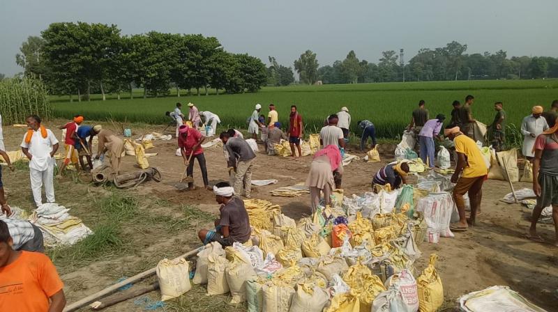 Damage repair work at village Tandivala continues Damage repair work at village Tandivala continues