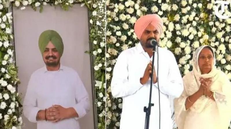 Sidhu Moosewala's parents went abroad Sidhu Moosewala's parents went abroad