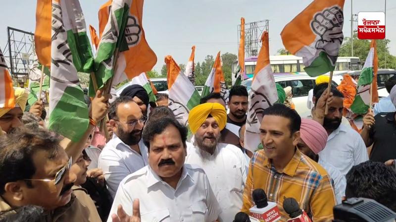 ਕਾਂਗਰਸੀ ਨੇਤਾ ਅਤੇ ਸਾਬਕਾ ਕੈਬਨਿਟ ਮੰਤਰੀ ਡਾ. ਰਾਜਕੁਮਾਰ ਵੇਰਕਾ ਪਹੁੰਚੇ ਅਟਾਰੀ ਵਾਘਾ ਸਰਹੱਦ ਕਾਂਗਰਸੀ ਨੇਤਾ ਅਤੇ ਸਾਬਕਾ ਕੈਬਨਿਟ ਮੰਤਰੀ ਡਾ. ਰਾਜਕੁਮਾਰ ਵੇਰਕਾ ਪਹੁੰਚੇ ਅਟਾਰੀ ਵਾਘਾ ਸਰਹੱਦ