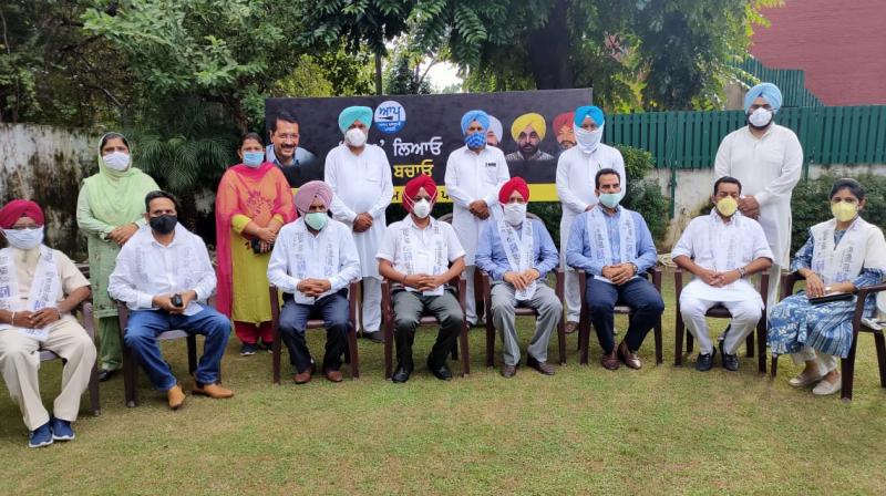 Dalit leader Amrik Singh Bangar and others joined AAP Dalit leader Amrik Singh Bangar and others joined AAP