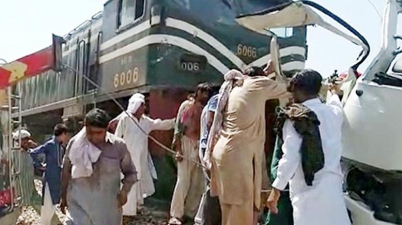  Pak train accident