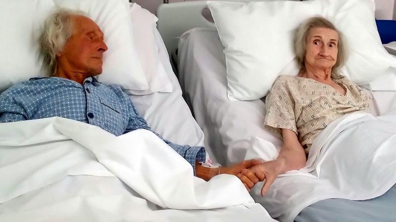92-year-old woman with one side of body paralysed defeats coronavirus in Pune 92-year-old woman with one side of body paralysed defeats coronavirus in Pune