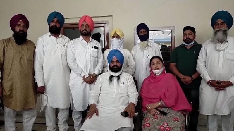 Former Akali MLA Khirnia with Others Former Akali MLA Khirnia with Others