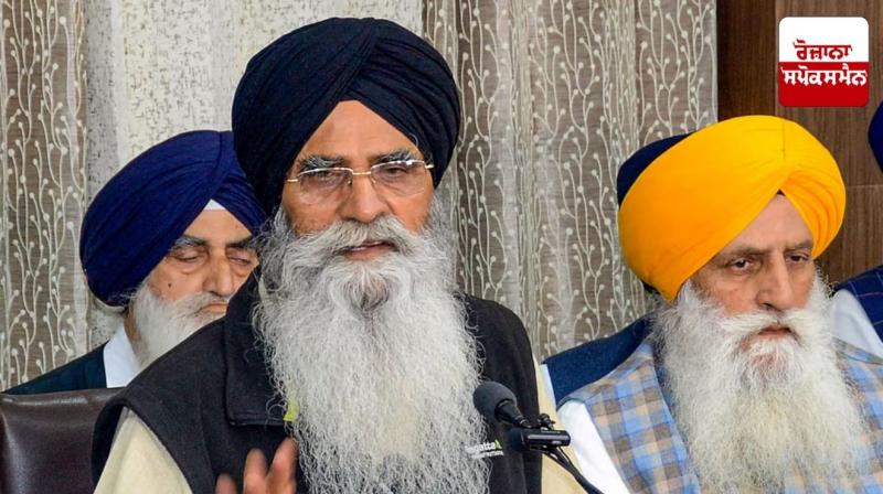SGPC bans its employees from wearing pants and shirts in offices