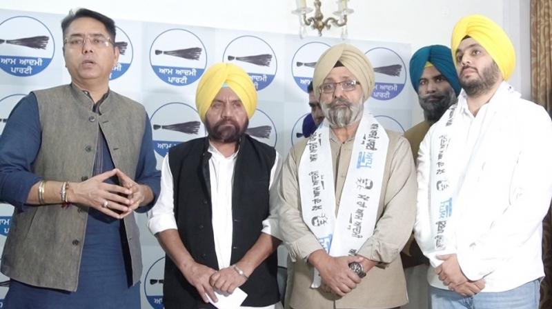 Inspired by pro-people policies, intelligent people are joining AAP: Harchand Burst Inspired by pro-people policies, intelligent people are joining AAP: Harchand Burst