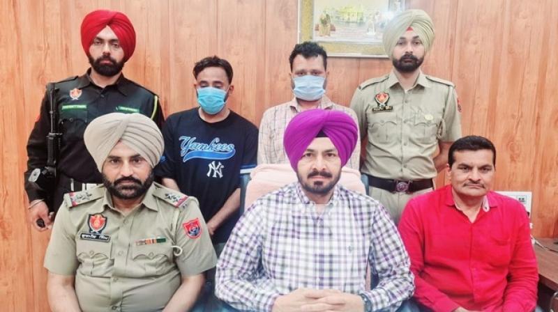 Ludhiana police arrested 2 smugglers with heroin worth 10 crores Ludhiana police arrested 2 smugglers with heroin worth 10 crores