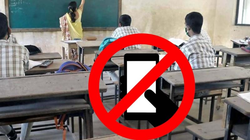 Gurdaspur Education Department orders all school staff to keep the phone off while teaching