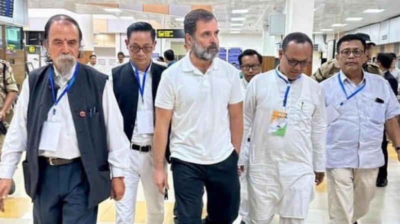 Rahul Gandhi's convoy stopped 20km from Imphal Rahul Gandhi's convoy stopped 20km from Imphal