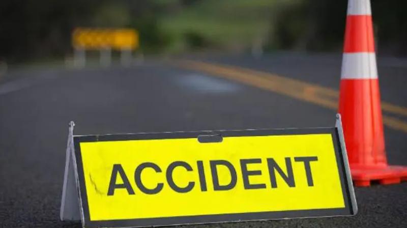 4 NREGA workers including a woman were crushed by a tempo near Sunam, people made a road jam 4 NREGA workers including a woman were crushed by a tempo near Sunam, people made a road jam