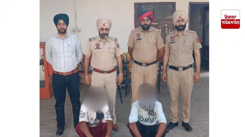 ਮੋਗਾ ਦੇ ਕਸਬਾ ਕੋਟ ਇਸੇ ਖ਼ਾ ਥਾਣੇ ’ਚ ਦੋ ਮੁਲਜਮ ਥਾਣੇ ਦੀ ਹਵਾਲਾਤ ਦੀ ਛੱਤ ਫਾੜ ਕੇ ਹੋਏ ਫ਼ਰਾਰ ਮੋਗਾ ਦੇ ਕਸਬਾ ਕੋਟ ਇਸੇ ਖ਼ਾ ਥਾਣੇ ’ਚ ਦੋ ਮੁਲਜਮ ਥਾਣੇ ਦੀ ਹਵਾਲਾਤ ਦੀ ਛੱਤ ਫਾੜ ਕੇ ਹੋਏ ਫ਼ਰਾਰ