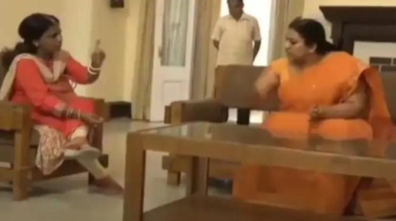 Uttar Pradesh women commission deputy chief threatened a doctor Uttar Pradesh women commission deputy chief threatened a doctor