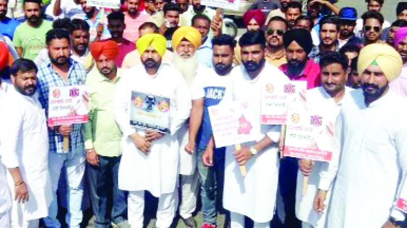 Hirdepal Singh Dhindsa Protesting with others Hirdepal Singh Dhindsa Protesting with others