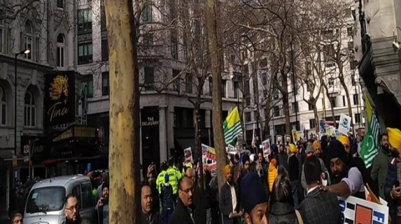  Khalistanis, Indian clash outside embassy in London