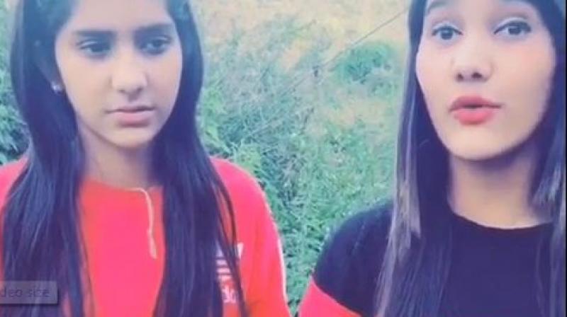 Girls apologized for video made at Darbar sahib Girls apologized for video made at Darbar sahib