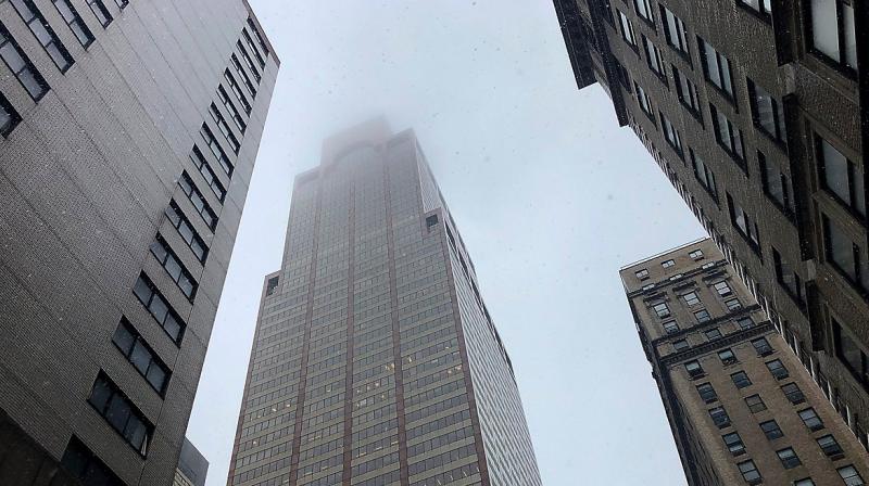 Helicopter crashes into Midtown Manhattan building Helicopter crashes into Midtown Manhattan building