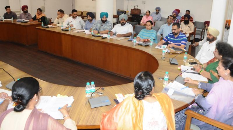 Aruna Chaudhary directs District Programme Officers 