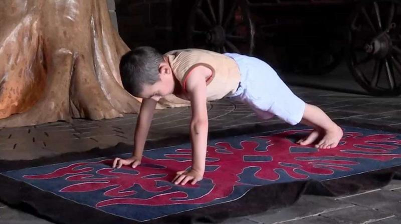 6 year old doing 3270 push Ups