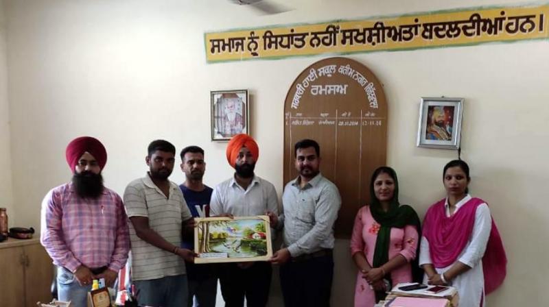Ek Noor Youth Wing Club welcomes school in-charge Jaswant Singh