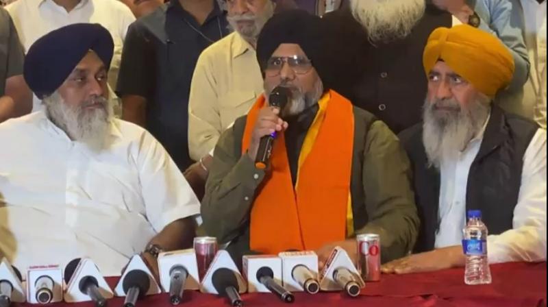 Dr. Lakhvir Singh joined Shiromani Akali Dal