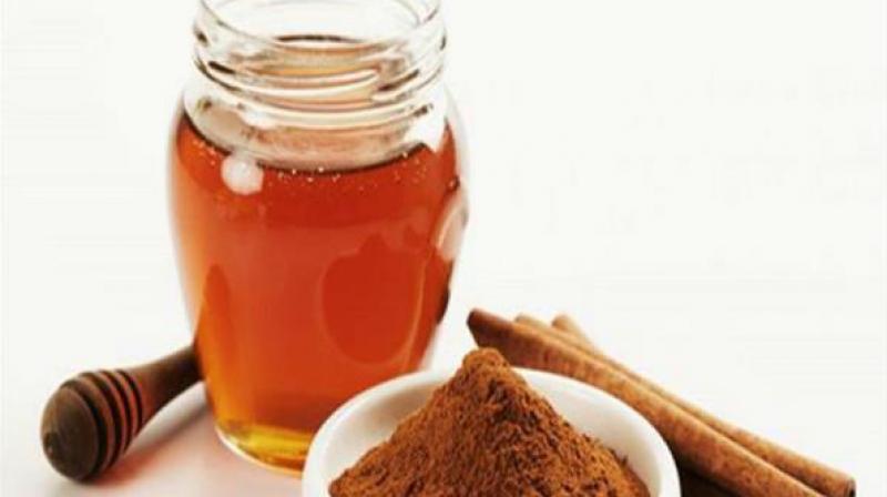 Using honey and cinnamon has many benefits for the body Using honey and cinnamon has many benefits for the body