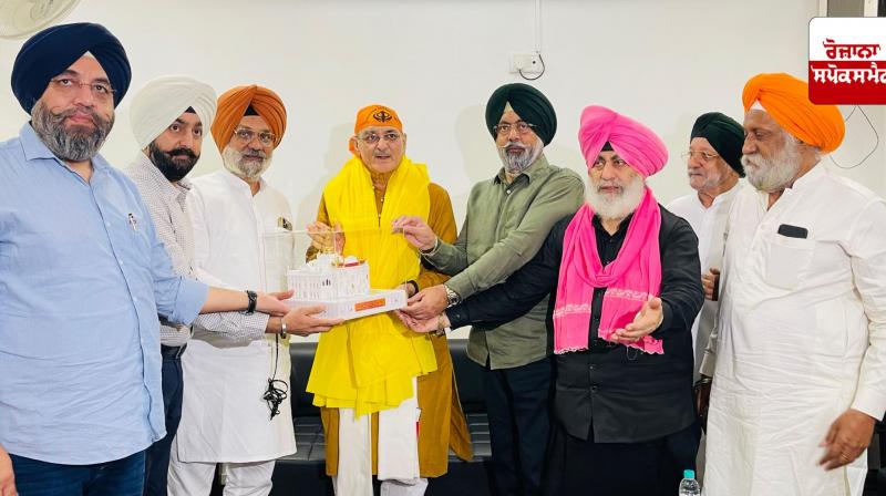 Ladakh Lieutenant Governor Kavinder Gupta pays obeisance at Gurdwara Bangla Sahib Ladakh Lieutenant Governor Kavinder Gupta pays obeisance at Gurdwara Bangla Sahib