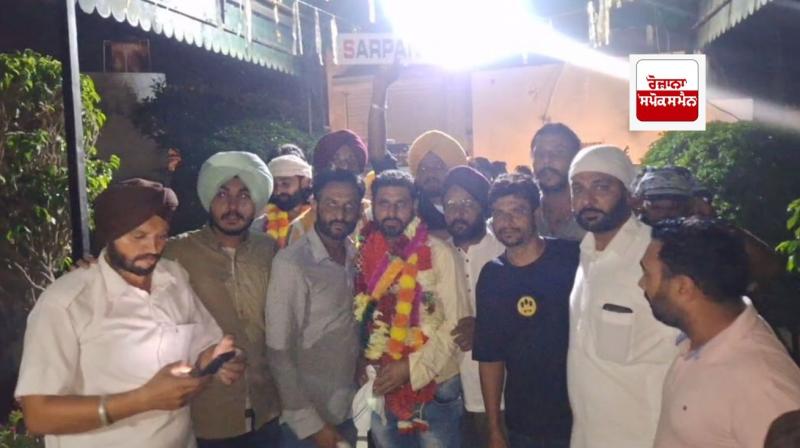 ਮਲੇਰਕੋਟਲਾ ਦੇ ਪਿੰਡ ਸੰਗਾਲਾ ਦਾ ਨੌਜਵਾਨ ਹਰਜੀਤ ਸਿੰਘ ਬਣਿਆ ਸਰਪੰਚ ਮਲੇਰਕੋਟਲਾ ਦੇ ਪਿੰਡ ਸੰਗਾਲਾ ਦਾ ਨੌਜਵਾਨ ਹਰਜੀਤ ਸਿੰਘ ਬਣਿਆ ਸਰਪੰਚ