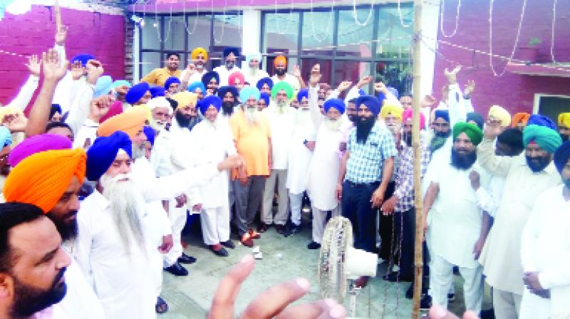 Sucha Singh Langah with his Supporters Sucha Singh Langah with his Supporters