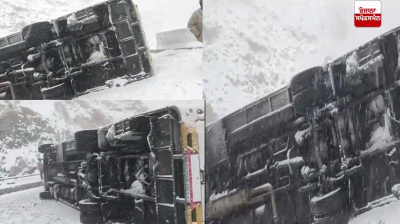 The bus overturned due to slipping on snowfall Himachal Pradesh The bus overturned due to slipping on snowfall Himachal Pradesh