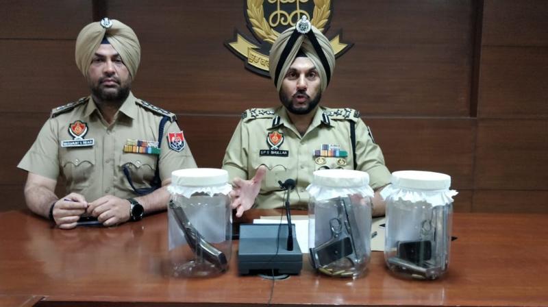 Punjab Police arrested the accused with 3 pistols and weapons