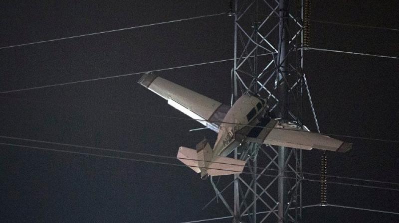 Plane caught in power lines after crashing in Maryland, see video Plane caught in power lines after crashing in Maryland, see video