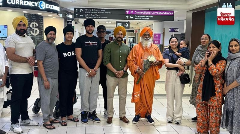 ਸੰਤ ਸੀਚੇਵਾਲ ਵਿਸ਼ਵ ਪੰਜਾਬੀ ਕਾਨਫਰੰਸ ਵਿੱਚ ਹਿੱਸਾ ਲੈਣ ਲਈ ਕੈਨੇਡਾ ਪਹੁੰਚੇ ਸੰਤ ਸੀਚੇਵਾਲ ਵਿਸ਼ਵ ਪੰਜਾਬੀ ਕਾਨਫਰੰਸ ਵਿੱਚ ਹਿੱਸਾ ਲੈਣ ਲਈ ਕੈਨੇਡਾ ਪਹੁੰਚੇ