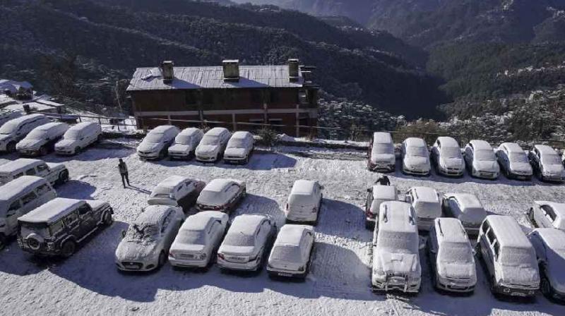 Snowfall in Himachal Pradesh leads to closure of over 500 roads Snowfall in Himachal Pradesh leads to closure of over 500 roads
