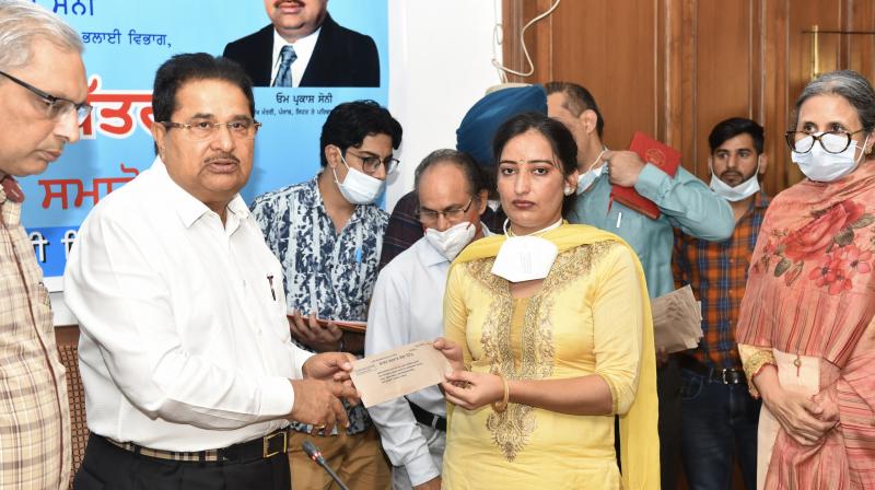 OP Soni hands over appointment letters to 30 Staff Nurses OP Soni hands over appointment letters to 30 Staff Nurses