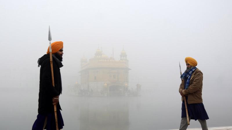 Orange alert of dense fog in 15 districts of Punjab Orange alert of dense fog in 15 districts of Punjab