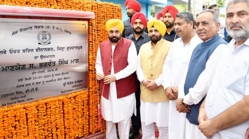 Chief Minister inaugurates Railway Over Bridge at Dinanagar costing Rs 51.74 crore Chief Minister inaugurates Railway Over Bridge at Dinanagar costing Rs 51.74 crore