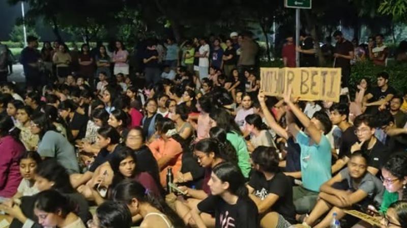 Patiala law university students continue protest against Vice-Chancellor News Patiala law university students continue protest against Vice-Chancellor News