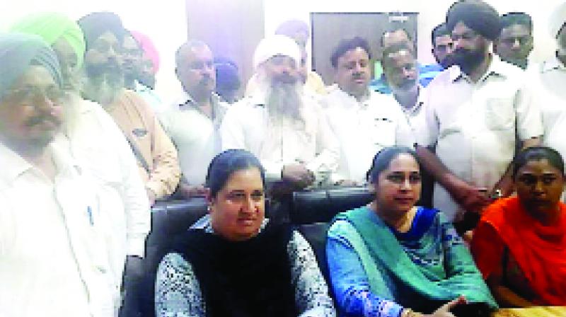 Anu Mittal With Councilors Anu Mittal With Councilors