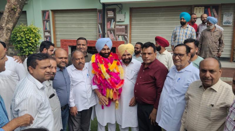 Rupinder Seetal became the President of the Municipal Council Rupinder Seetal became the President of the Municipal Council