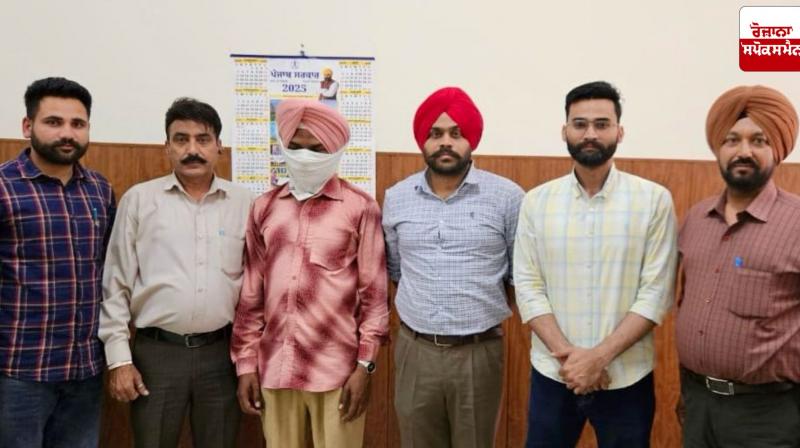 Panchayat Secretary caught red-handed while taking bribe of Rs. 20000 Panchayat Secretary caught red-handed while taking bribe of Rs. 20000
