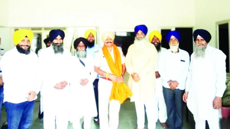 Thanedar Dalip Kumar and Sikh leaders Thanedar Dalip Kumar and Sikh leaders