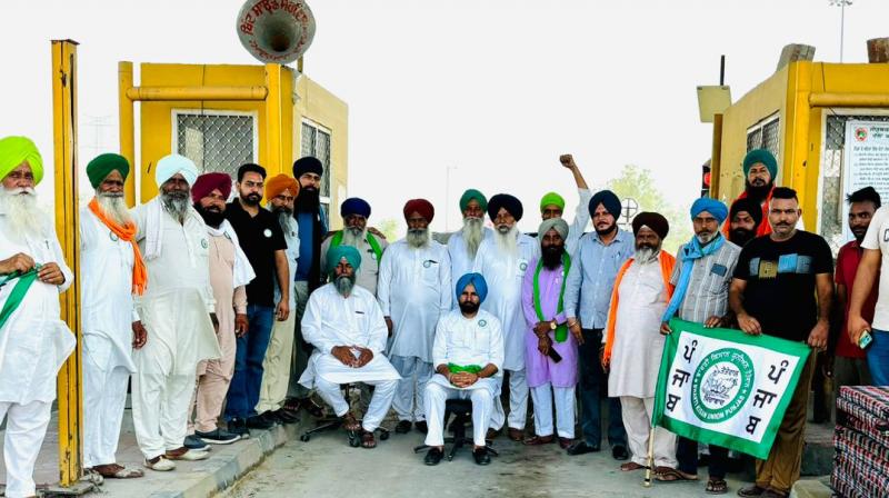 ਚੱਕ ਬਾਹਮਣੀਆਂ ਟੋਲ ਪਲਾਜਾ ਅਣਮਿੱਥੇ ਸਮੇਂ ਲਈ ਕਰ ਦਿੱਤਾ ਬੰਦ ਚੱਕ ਬਾਹਮਣੀਆਂ ਟੋਲ ਪਲਾਜਾ ਅਣਮਿੱਥੇ ਸਮੇਂ ਲਈ ਕਰ ਦਿੱਤਾ ਬੰਦ