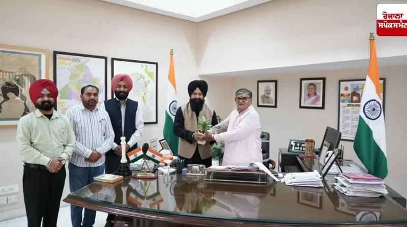 Punjab SC Commission Chairman meets Governor, seeks better cooperation for welfare of Scheduled Castes