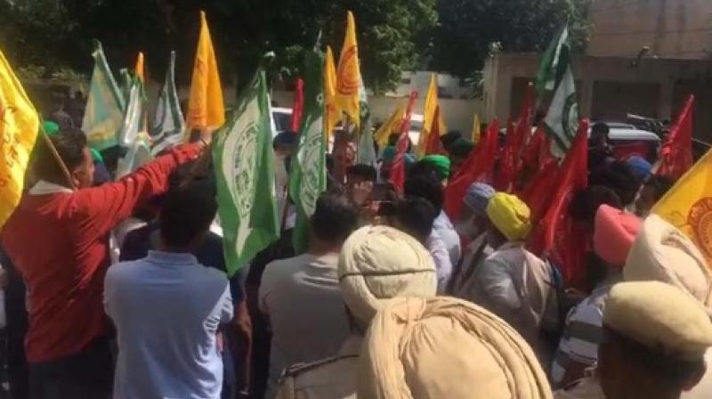 Farmers Protest Against Pargat Singh Farmers Protest Against Pargat Singh