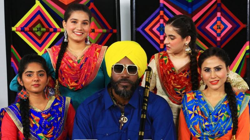 Chris Gayle drops first pic of 'Punjabi Daddy'