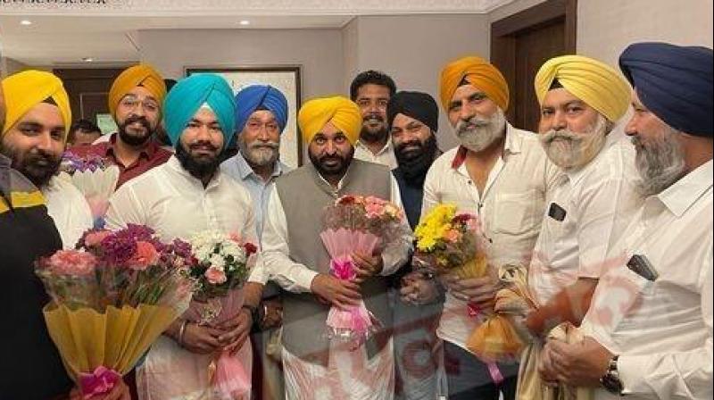Welcome to Chief Minister Bhagwant Mann from Sikh Leaders of Gujarat Welcome to Chief Minister Bhagwant Mann from Sikh Leaders of Gujarat