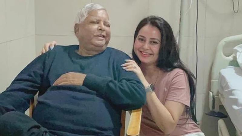 Daughter Rohini Acharya will donate her kidney to father Lalu Prasad Daughter Rohini Acharya will donate her kidney to father Lalu Prasad