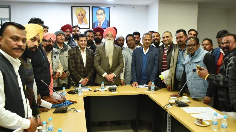 DR INDERBIR SINGH NIJJAR HELD A MEETING WITH THE REPRESNTATIVES OF SAFAI SEWAK AND MUNICIPAL WORK UNIONS DR INDERBIR SINGH NIJJAR HELD A MEETING WITH THE REPRESNTATIVES OF SAFAI SEWAK AND MUNICIPAL WORK UNIONS